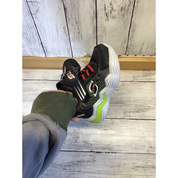 Skechers Conor Light-Up Sneaker in Black and Red Size 5 - Picture 3 of 3